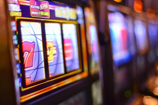 Live dealer studio and mobile table view for koboislot login
